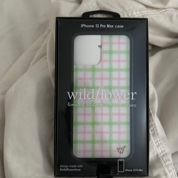 Wildflower Case - summer plaid 12 pro max - Picture 2 of 2